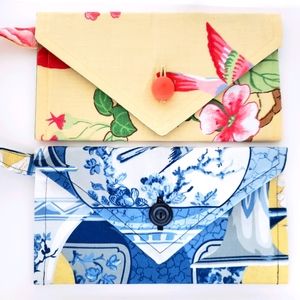 Floral Fabric Wristlets Clutchs PAIR (2) 💛